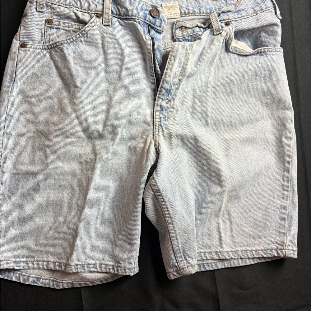 Late 90s Era Original Levi’s 550 Jean Shorts Size 36 Made In USA Light Wash VTG